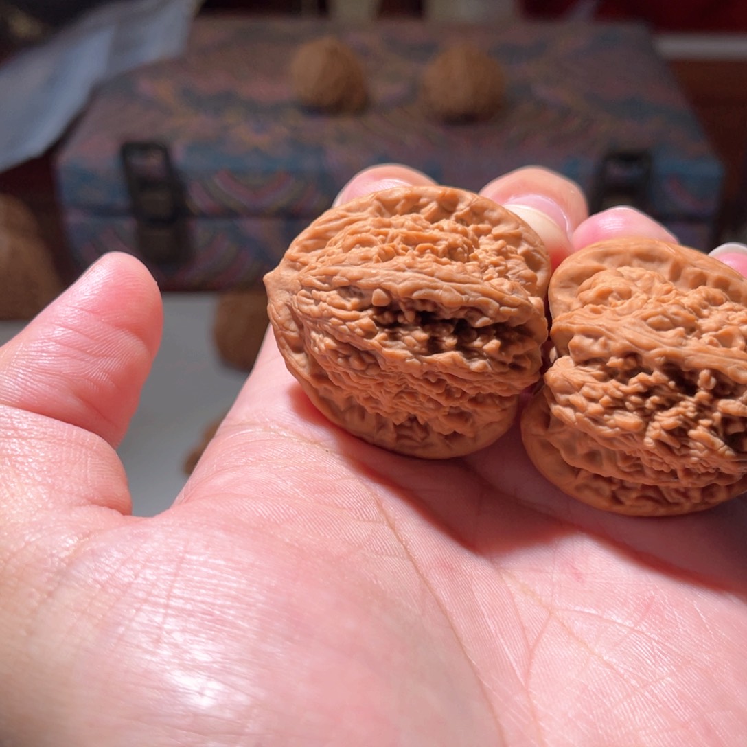 文玩核桃吊坠蚂蚁沟