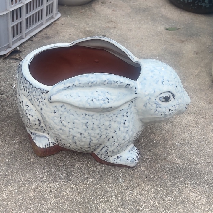 紫砂茶碗白兔子一只17高度17高度30