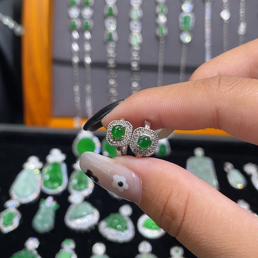 银S925镶嵌翡翠耳饰