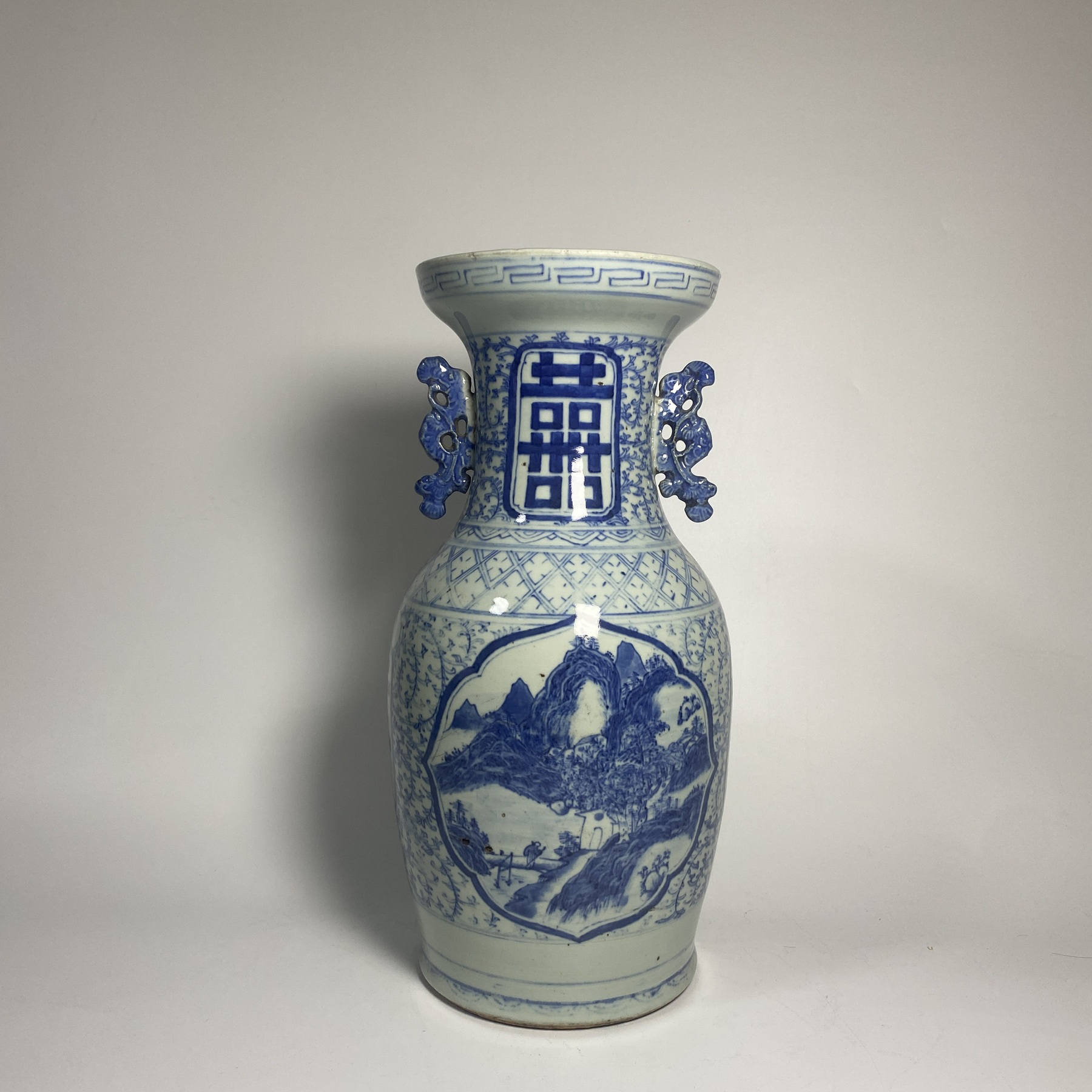 022051678 清中期 青花山水纹瓶/DB/云南省文物总店