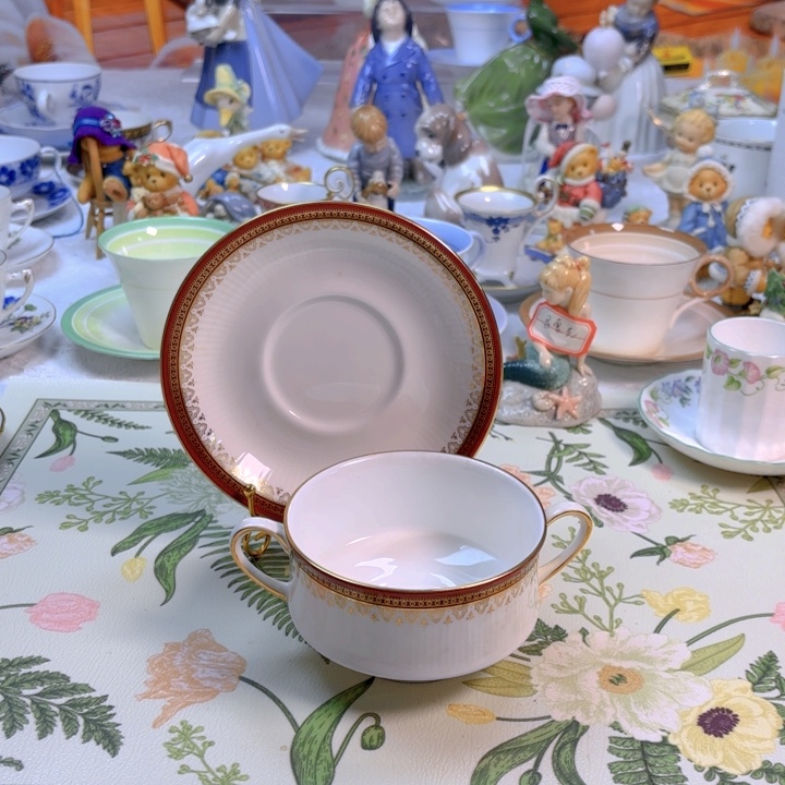 摆件欧洲中古瓷器（怕拉贡双耳）