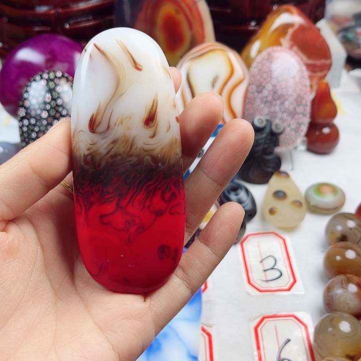 水***平玛瑙/玉髓未镶嵌珠宝奇石