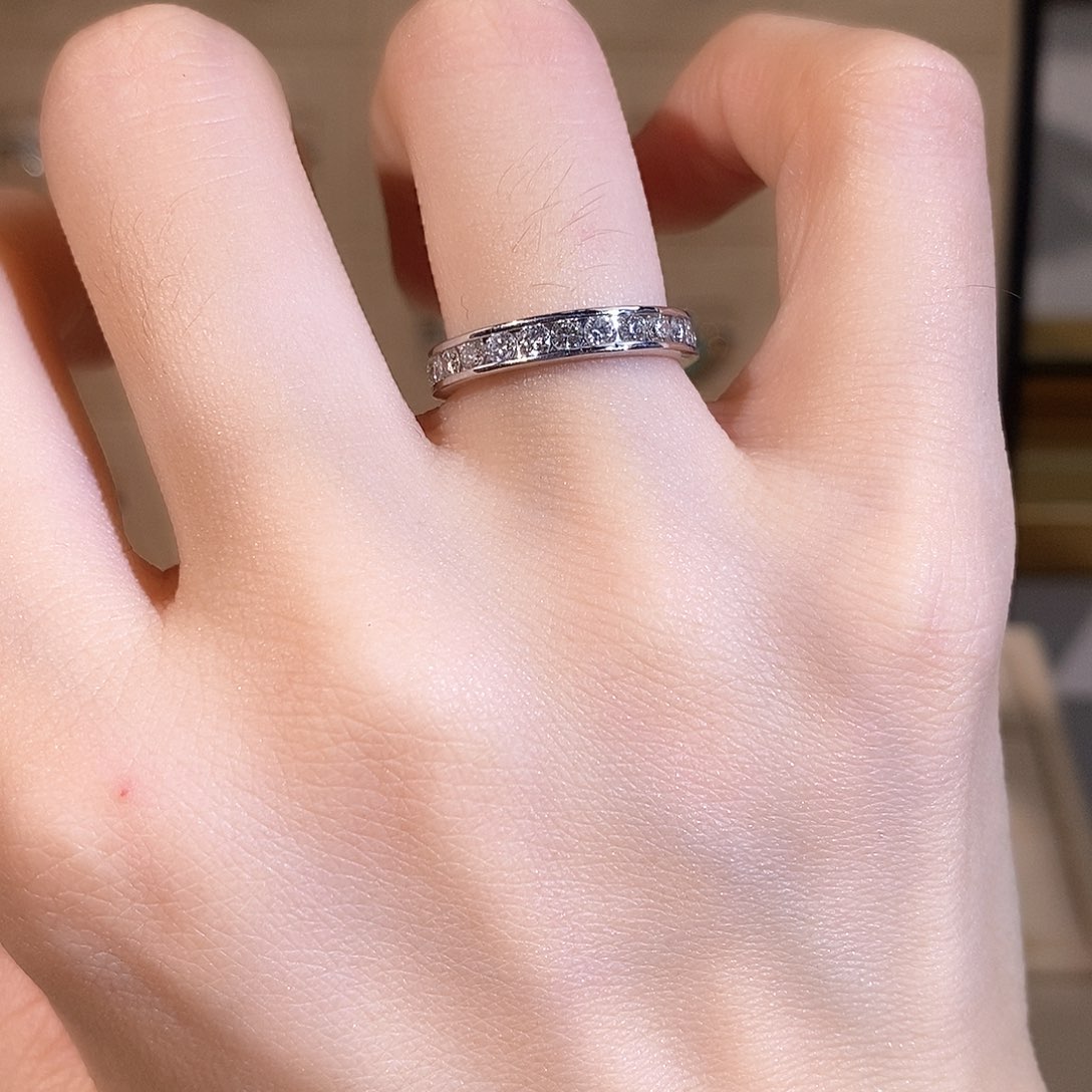 铂Pt900镶嵌戒指/指环钻石