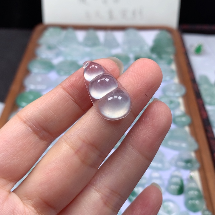 颈饰未镶嵌翡翠高冰福豆