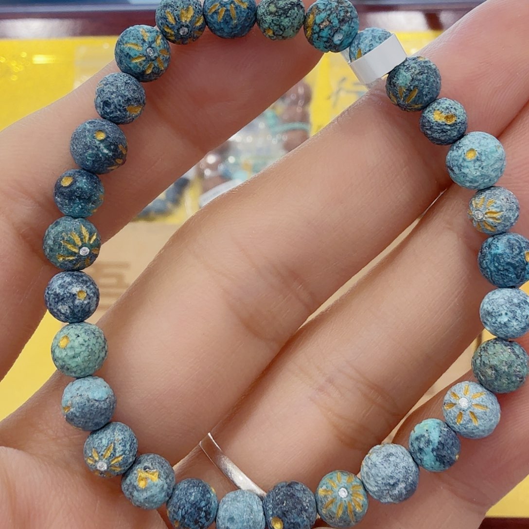 绿松石未镶嵌珠宝奇石