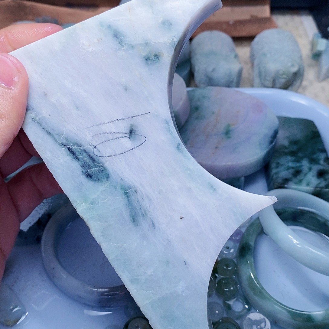 翡翠未镶嵌颈饰555