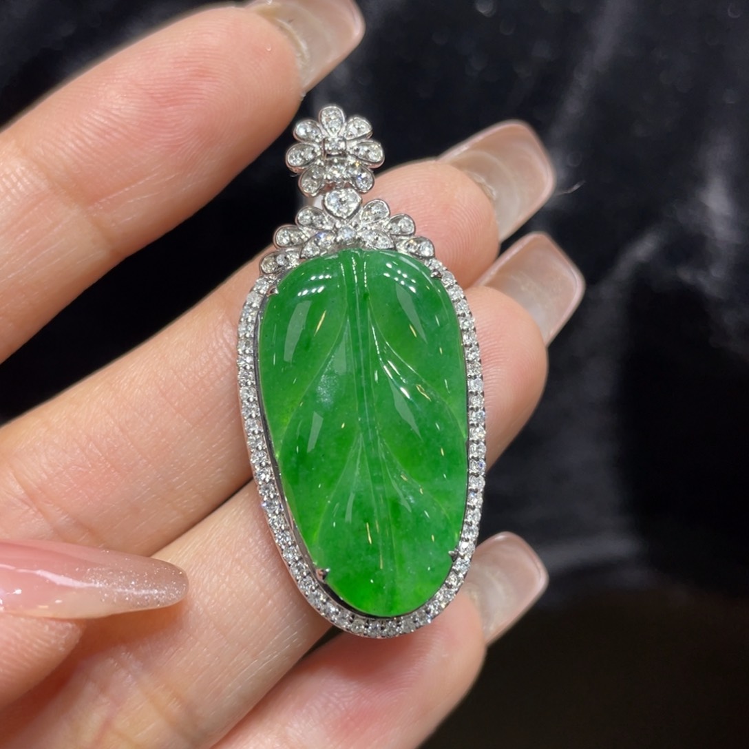 翡翠颈饰18K金镶嵌天然缅甸翡翠