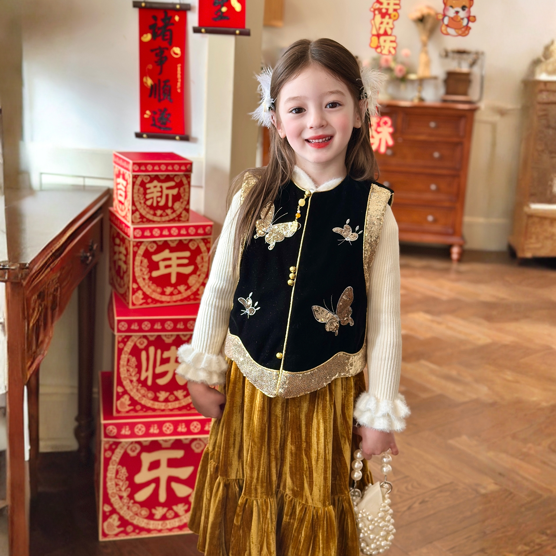 女童拜年服新中式夹棉马甲重工亮片2025冬季儿童丝绒保暖新年套装