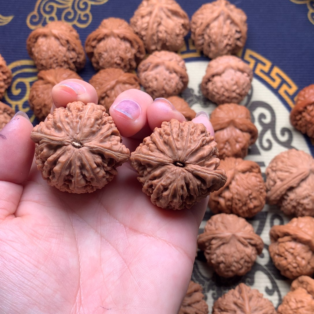 文玩核桃吊坠38圆梦