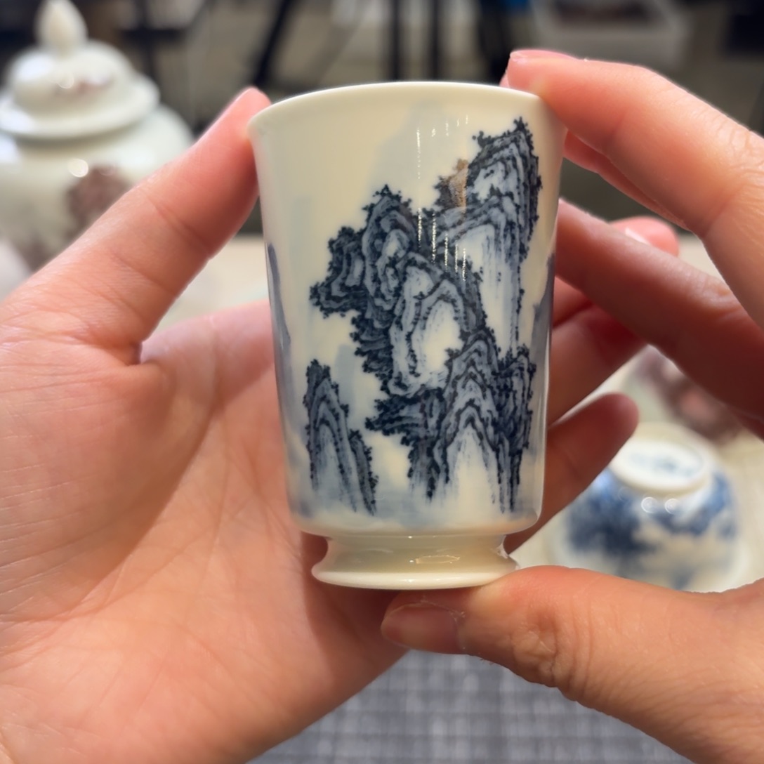 王长根青花山水闻香杯