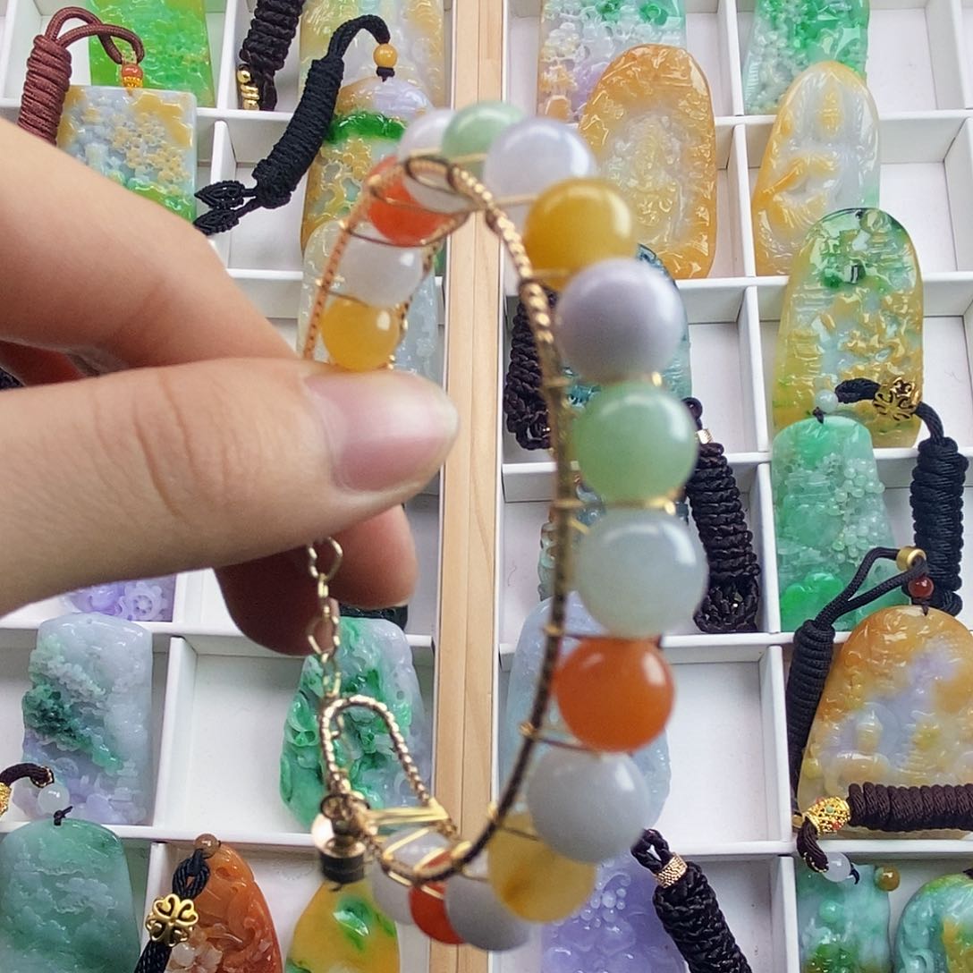 颈饰未镶嵌翡翠翡翠