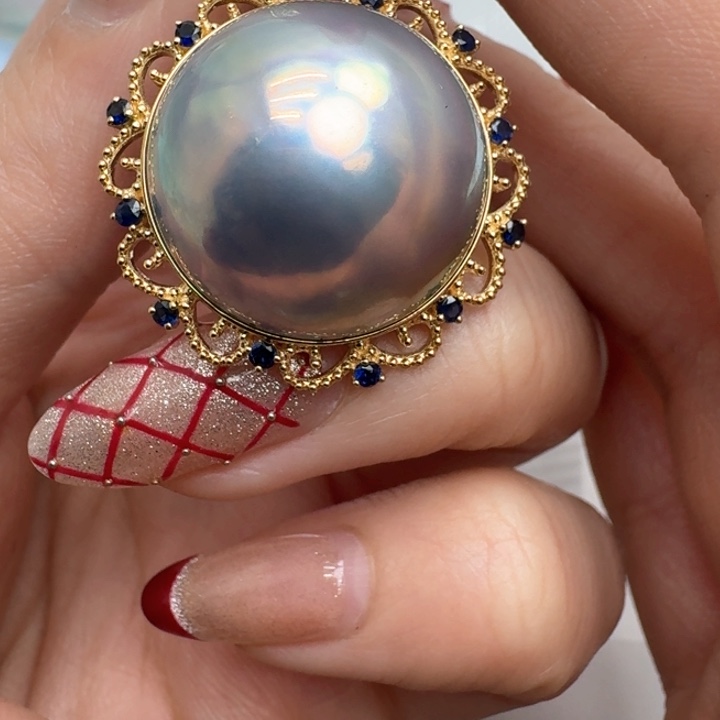 拼合珍珠（马贝珠）颈饰18K金镶嵌