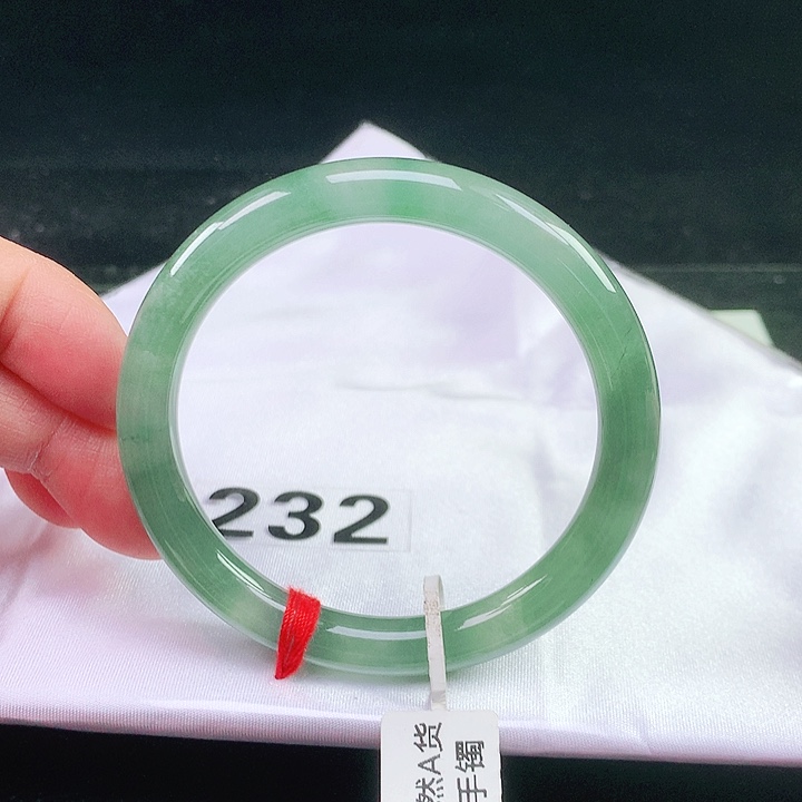 未镶嵌手镯（圆镯）翡翠232