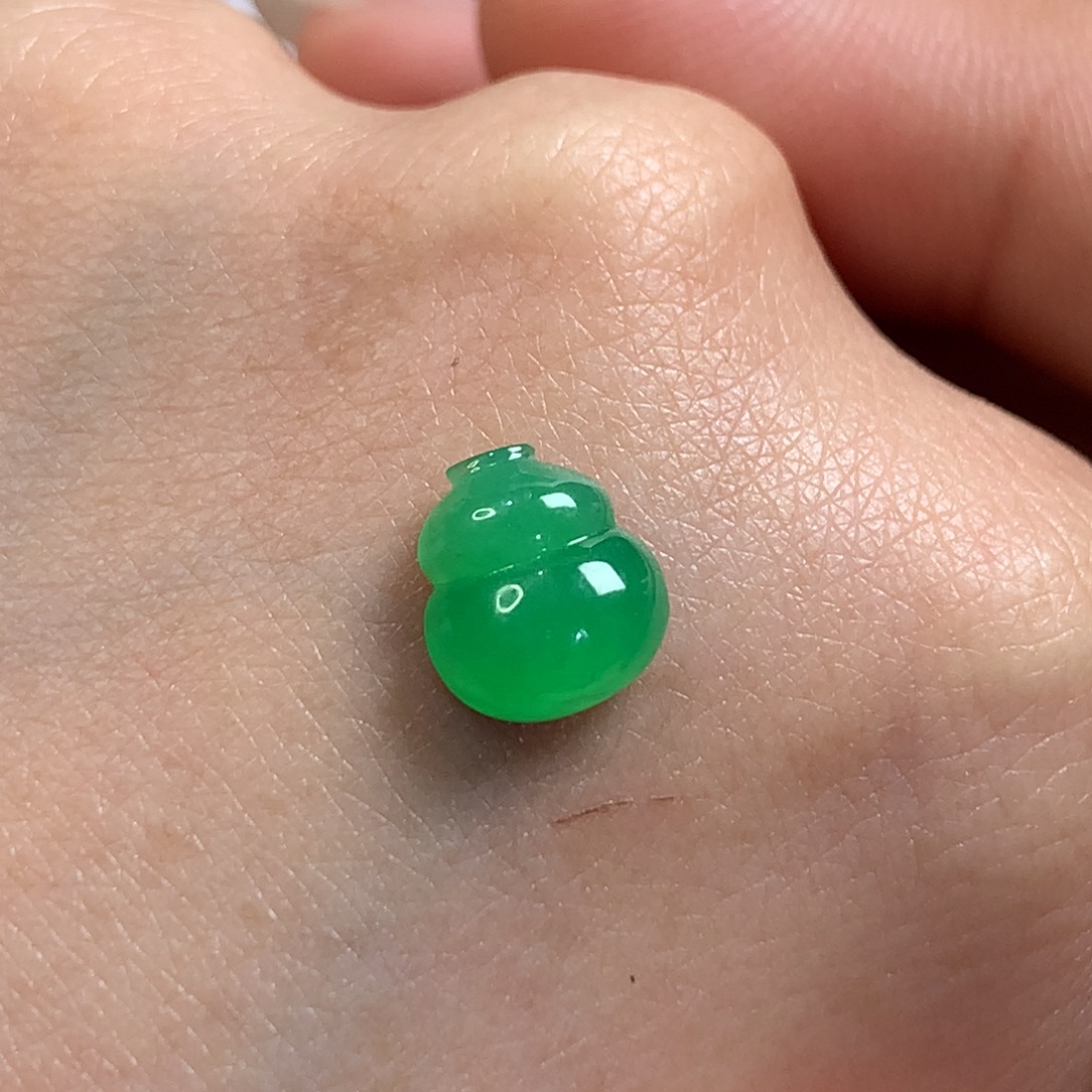 翡翠未镶嵌颈饰正阳满绿胖墩葫芦