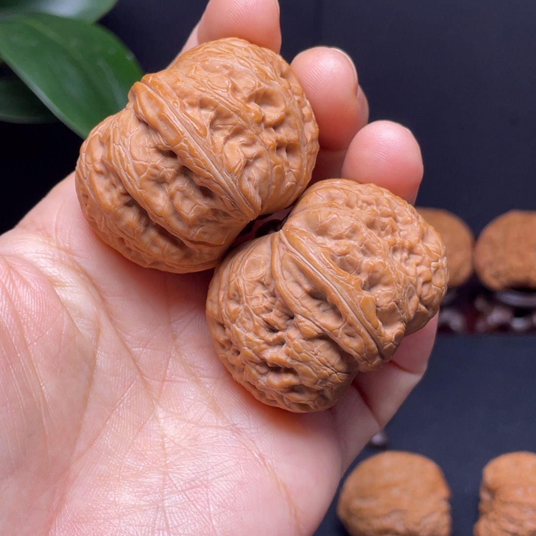 文玩核桃吊坠46尺全品元宝