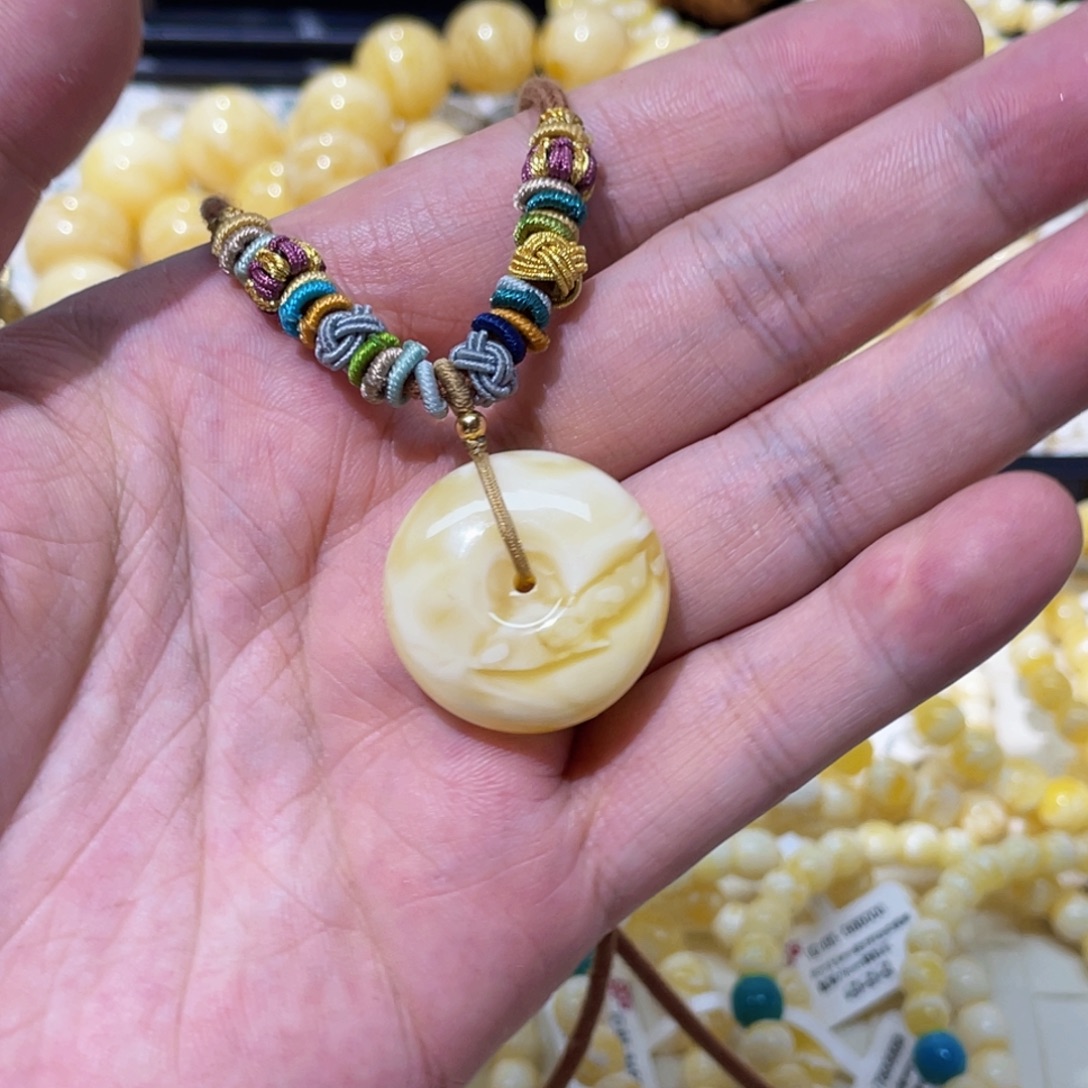 未镶嵌吊坠(赠链)蜜蜡金瓷白扣子