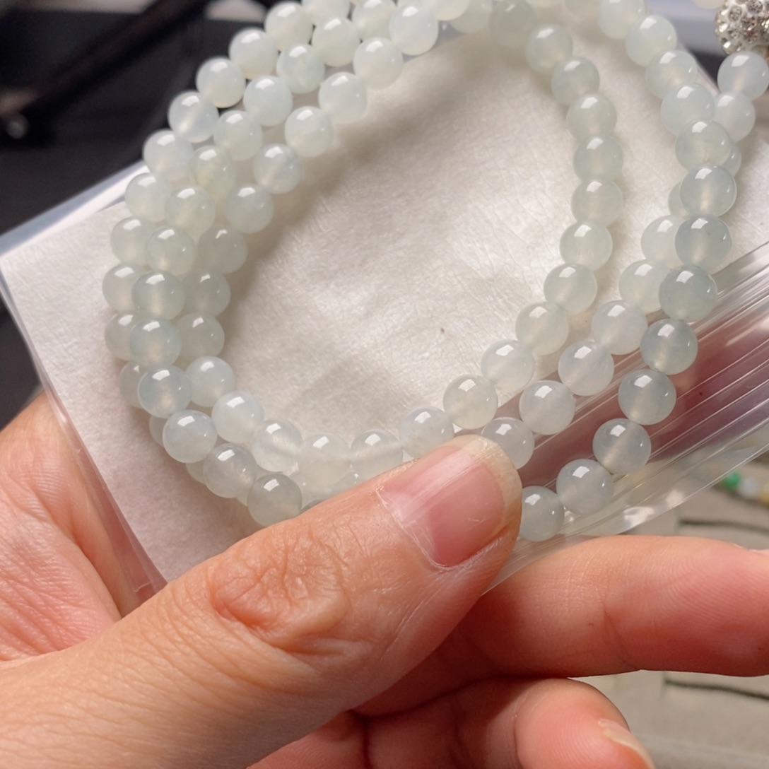 定制翡翠未镶嵌?**?翡翠定制手链