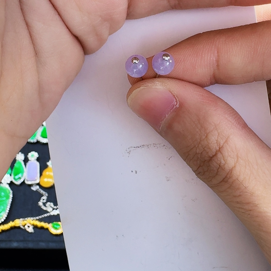 n***盈翡翠18K金镶嵌颈饰一对