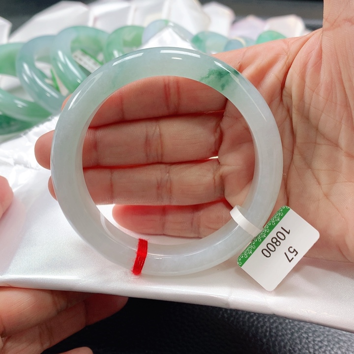 翡翠手镯未镶嵌5757575756