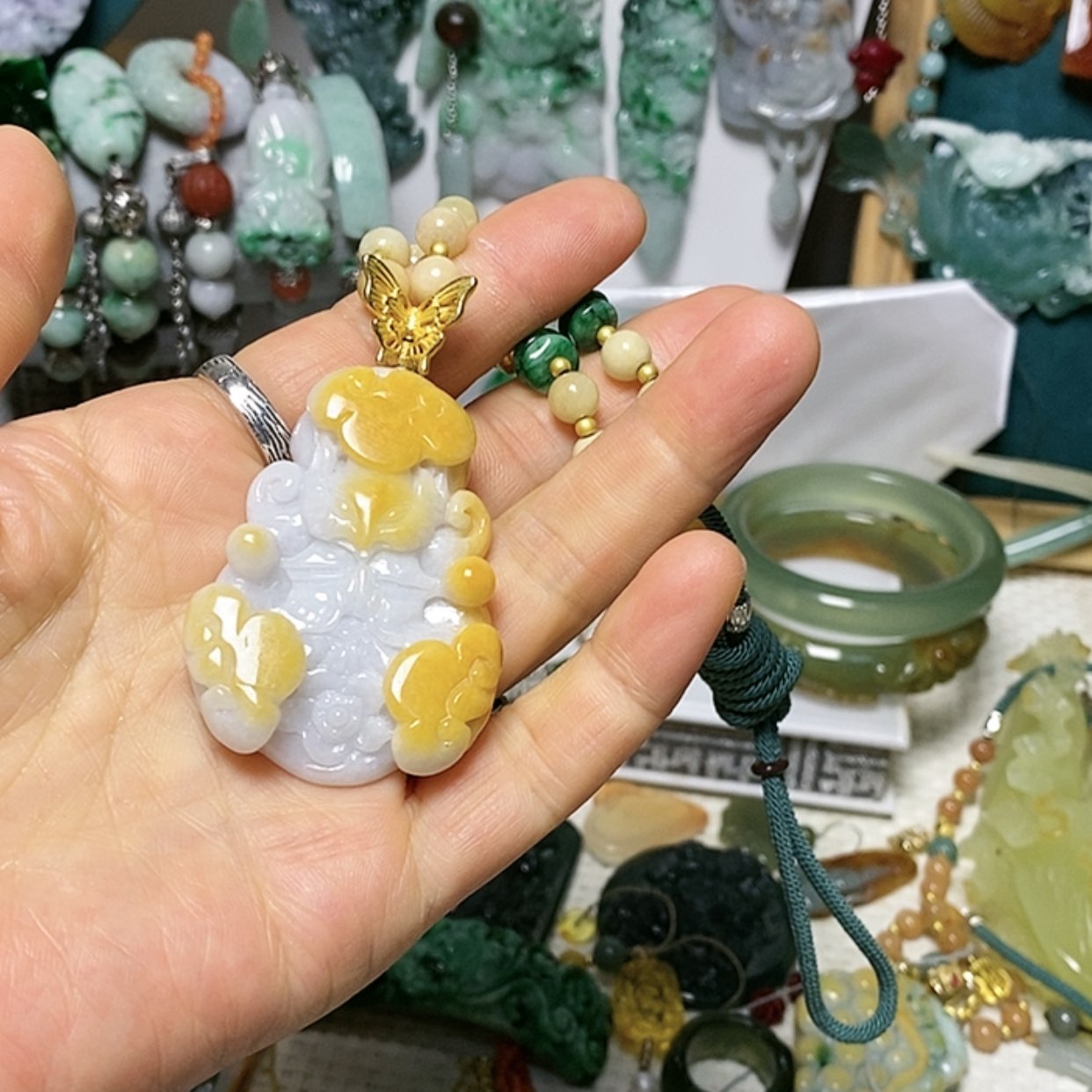 【闪购商品】翡翠吊坠(赠链)未镶嵌