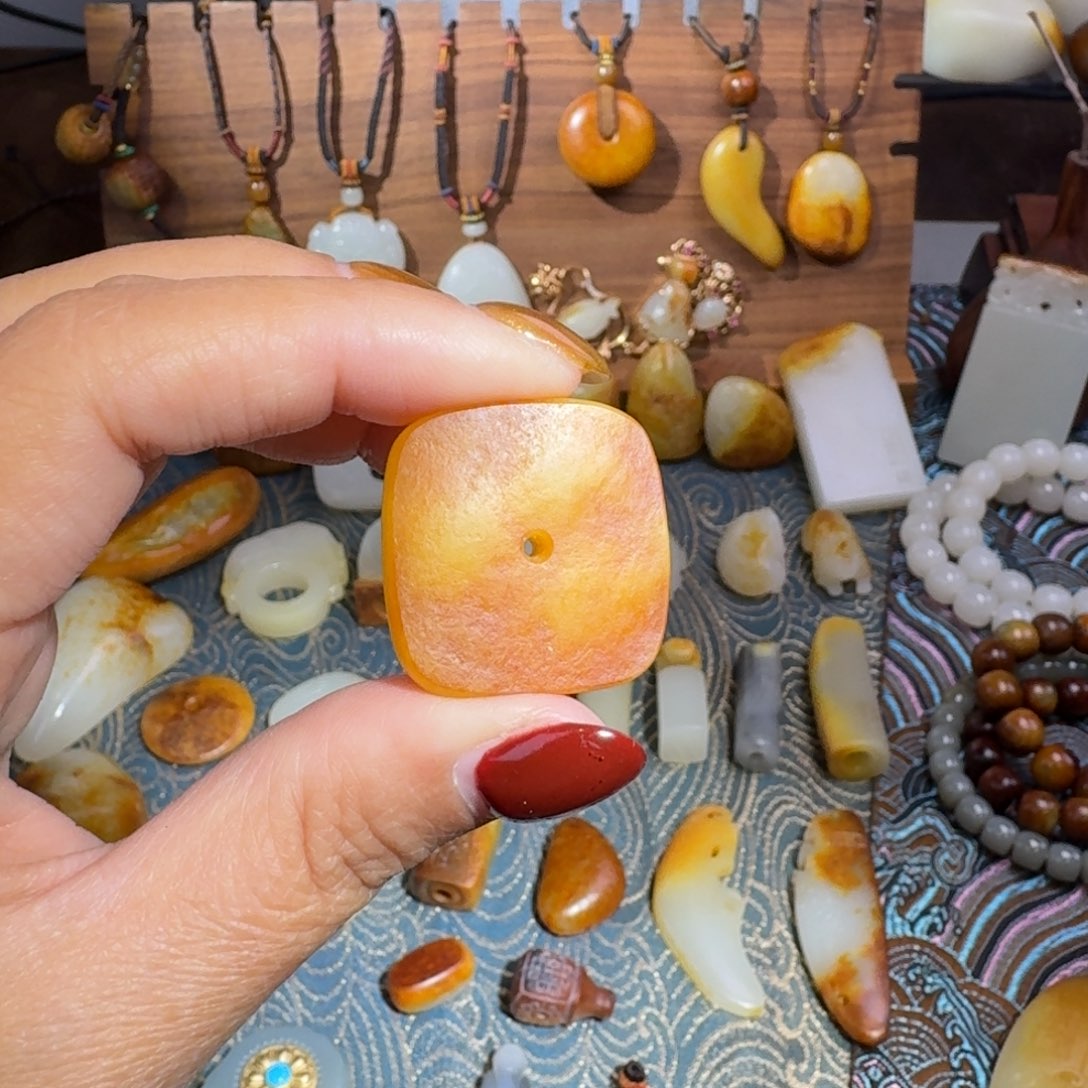 和田玉颈饰未镶嵌