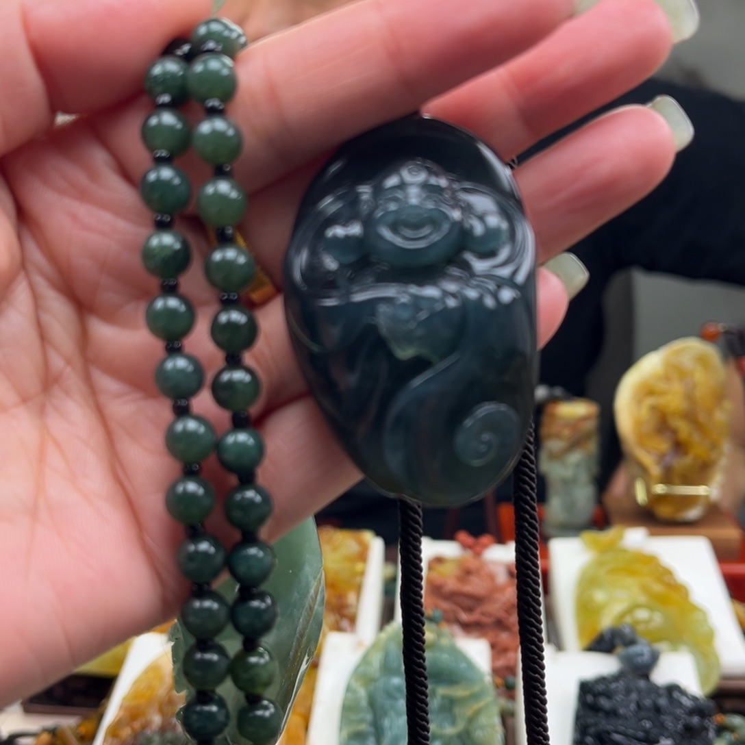 @***子蛇纹石玉未镶嵌颈饰挂件