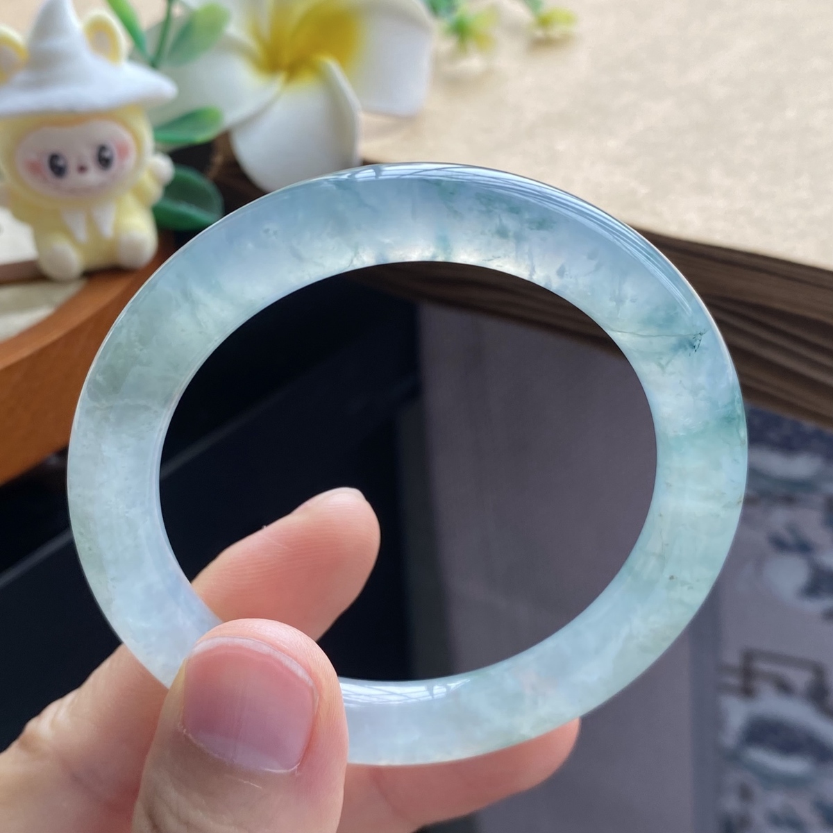 3.20批2072号翡翠手镯50.7-8.1-8.6清新的绿飘花很灵动飘逸！水草