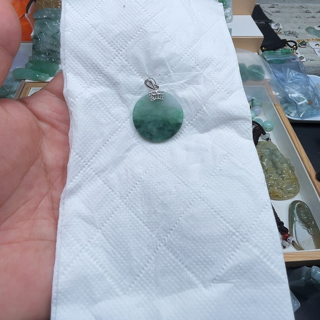 翡翠未镶嵌吊坠(不含链)