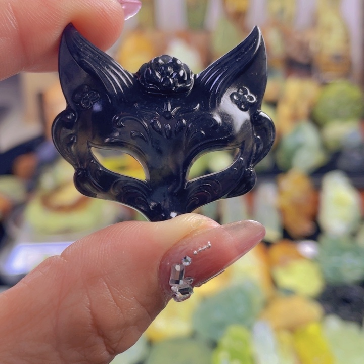 蛇纹石玉颈饰合金