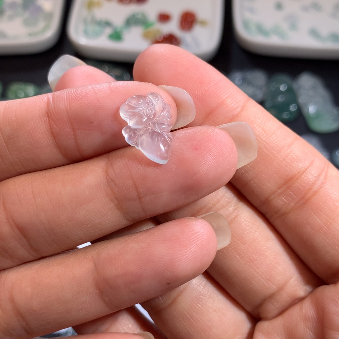 翡翠裸石未镶嵌冰仙子