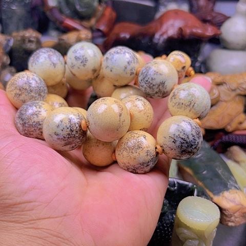 手串未镶嵌岫岩河磨玉（透闪石质玉）o****天