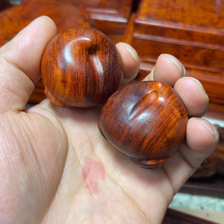檀香紫檀（小叶紫檀）寿桃手球
