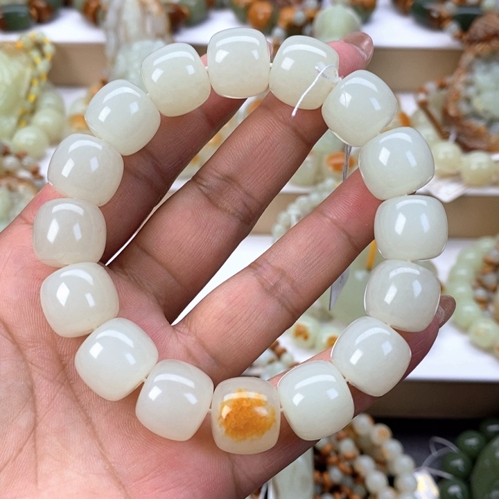 【闪购商品】透闪石质玉手串未镶嵌
