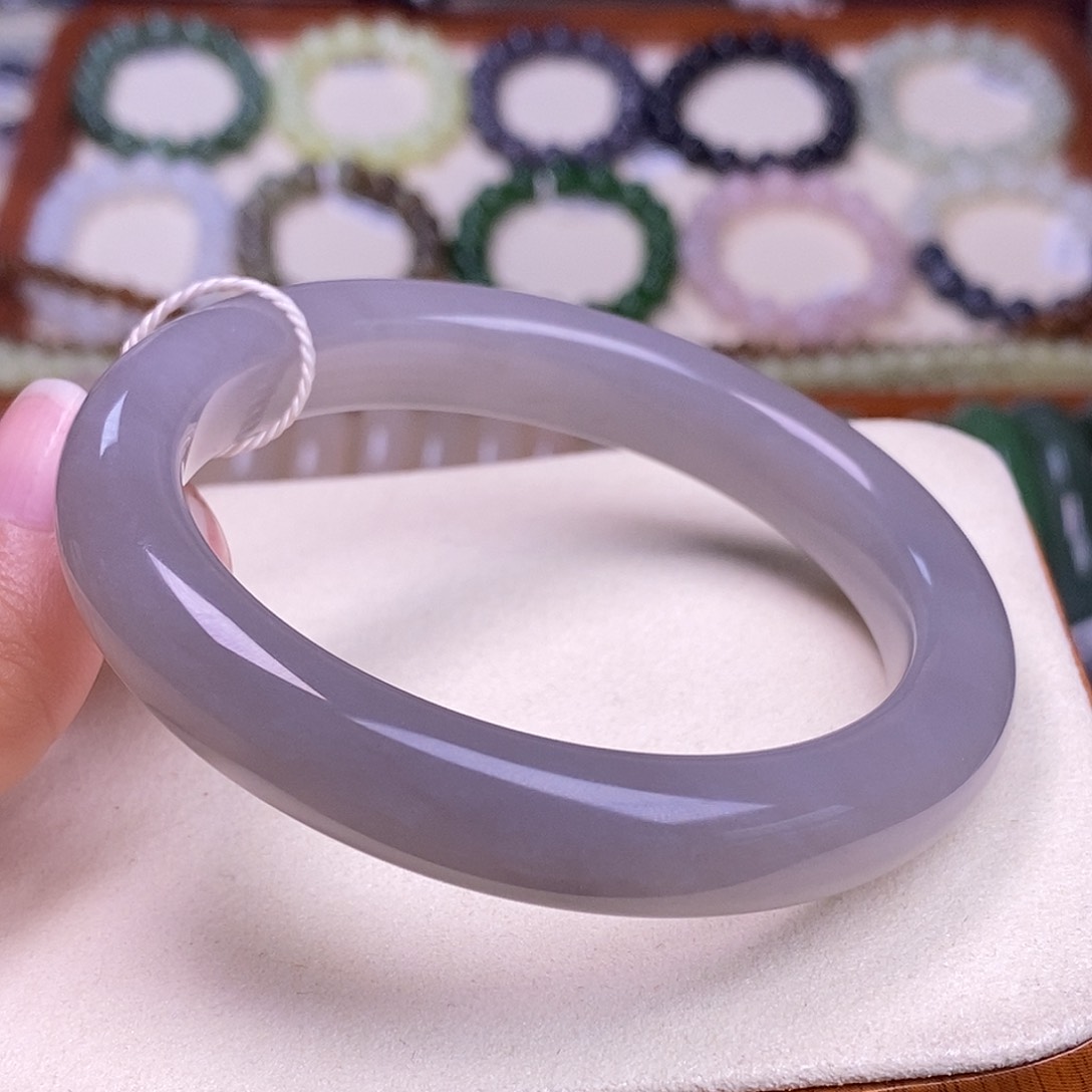 颈饰未镶嵌和田玉59老矿料冰烟紫手镯