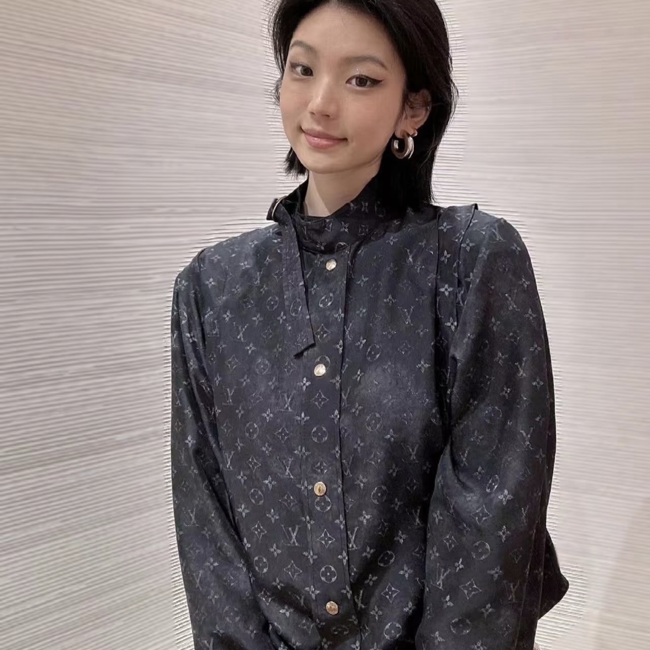 99新 LouisVuitton/路易威登 SS23满印桑蚕丝衬衫/36码