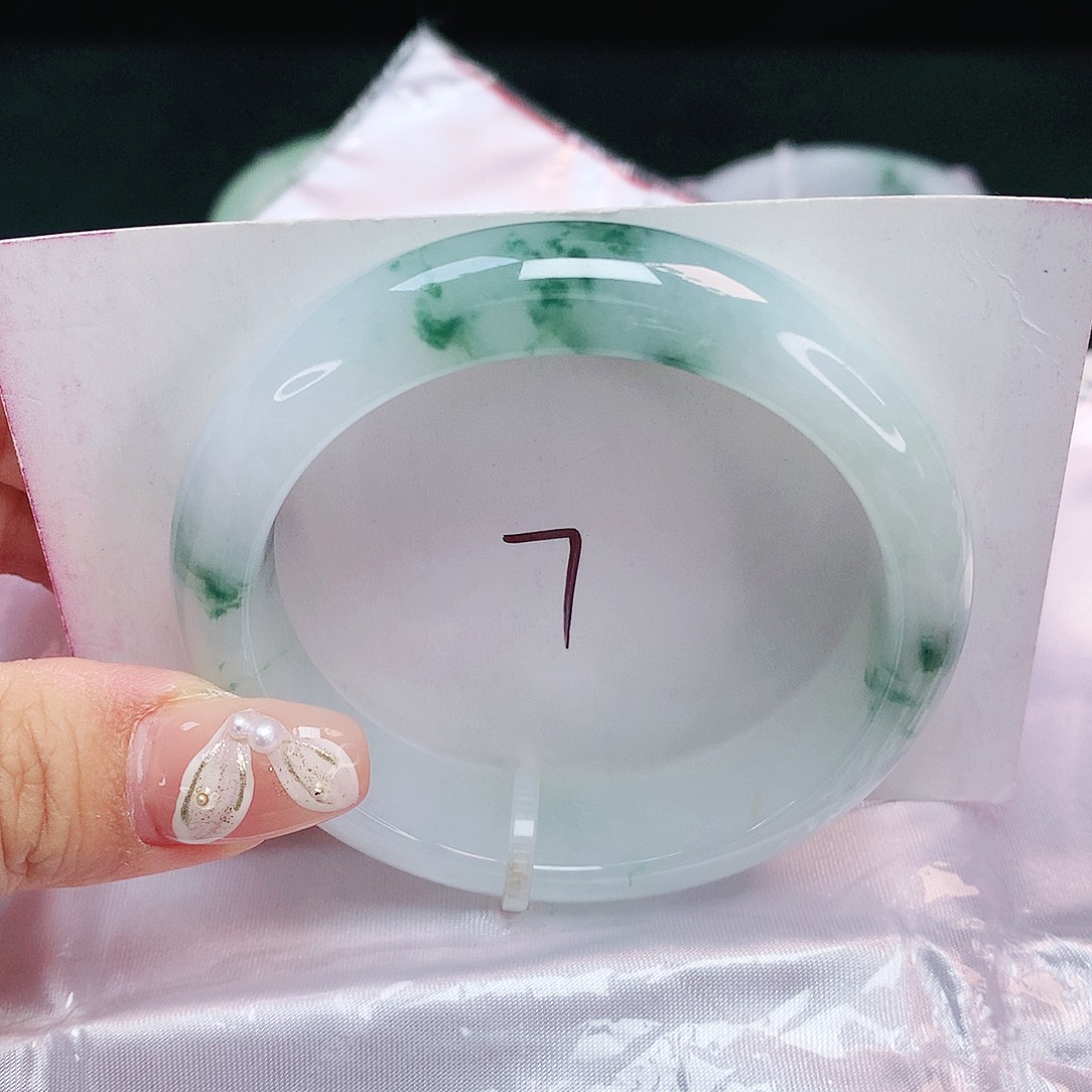 翡翠未镶嵌手镯正圈53.2