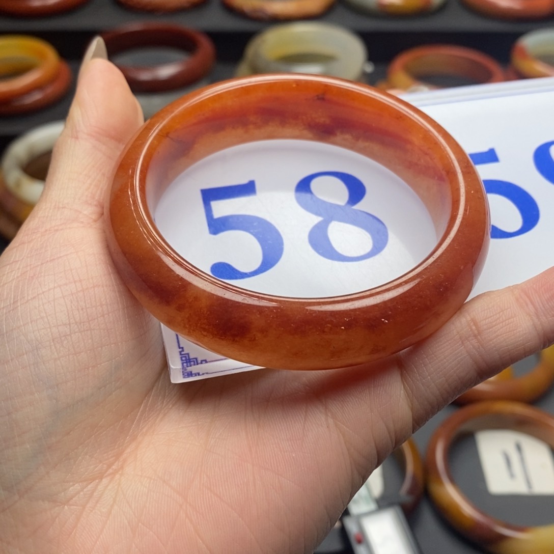 石英质玉（黄龙玉）手镯微瑕未镶嵌