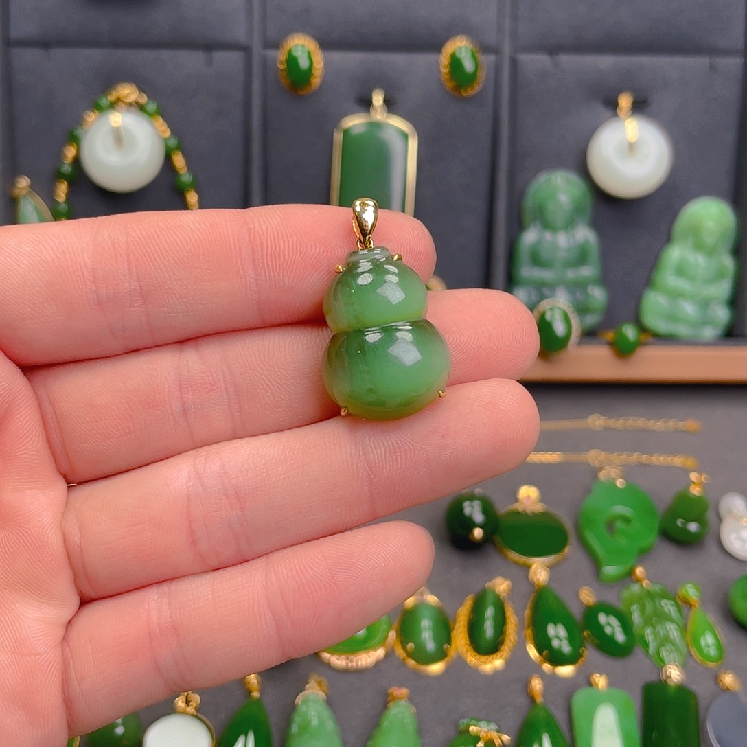 和田玉（碧玉）18K金镶嵌吊坠(不含链)