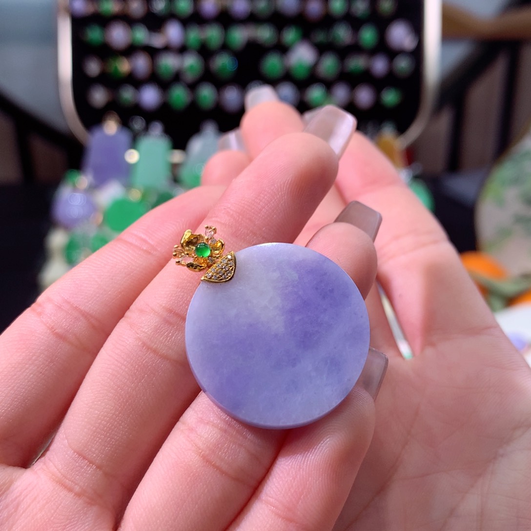 翡翠颈饰18K金镶嵌翡翠