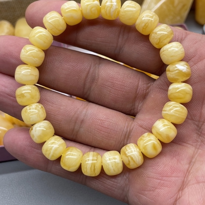 琥珀裸石未镶嵌手串