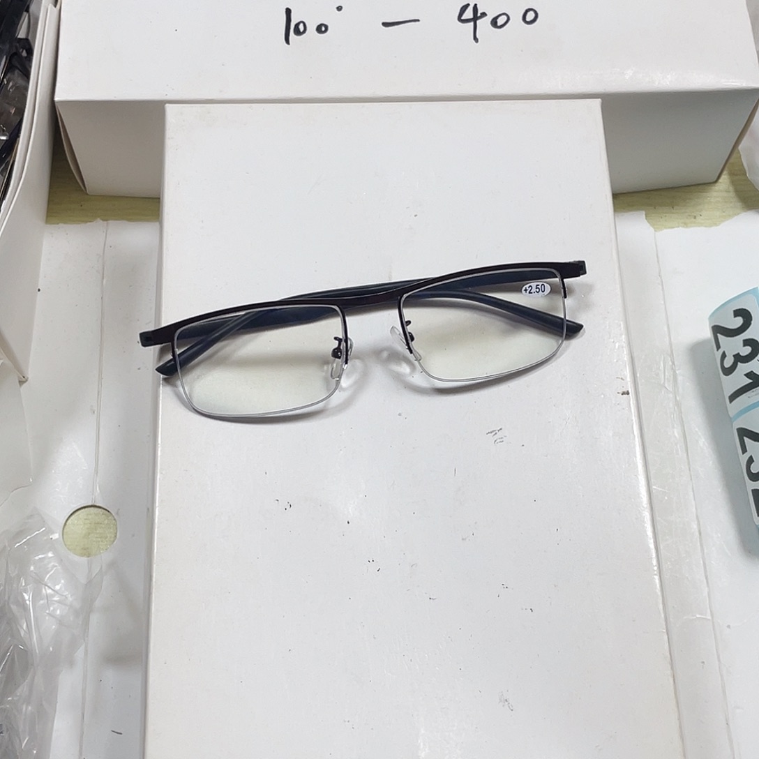350度紫红色钢皮。 