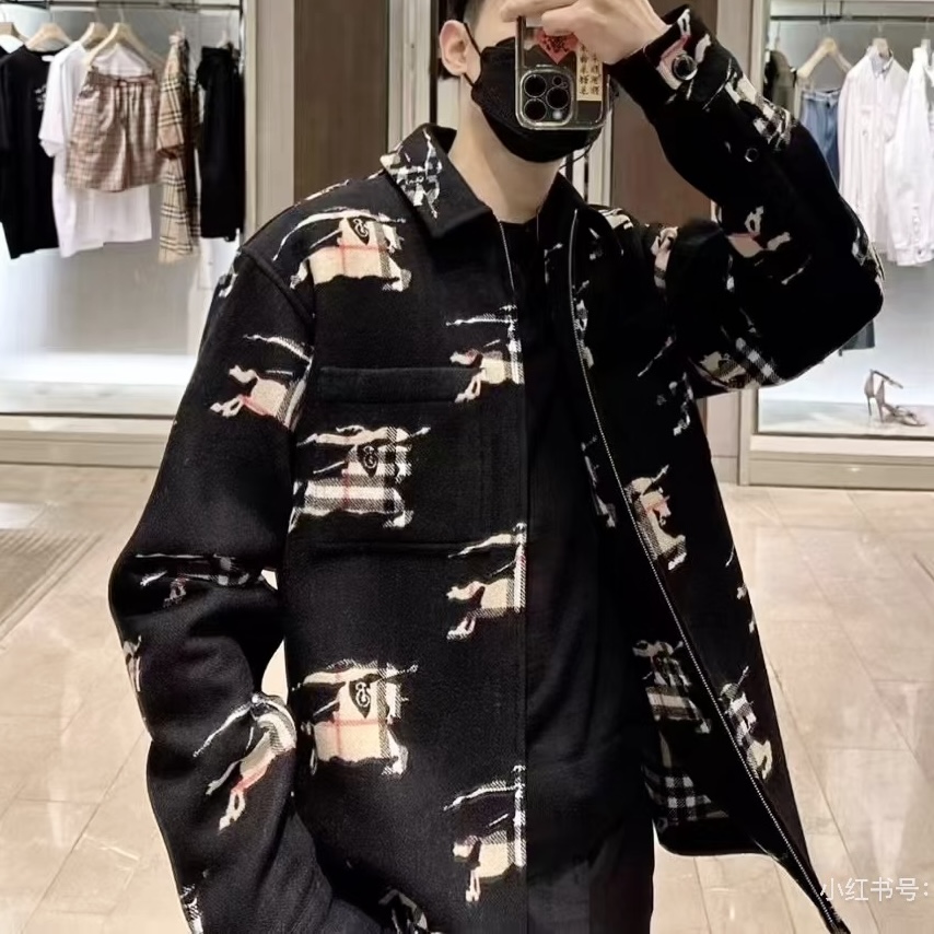 全新未使用 BURBERRY/博柏利 战马满印拉链翻领羊毛外套冬季 男士