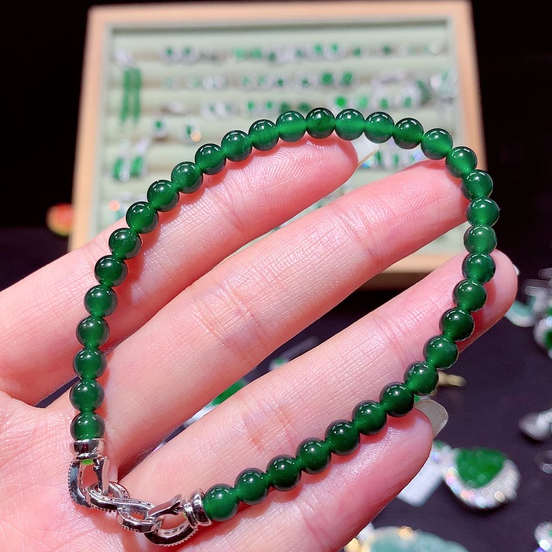 【闪购商品】翡翠吊坠(不含链)未镶嵌