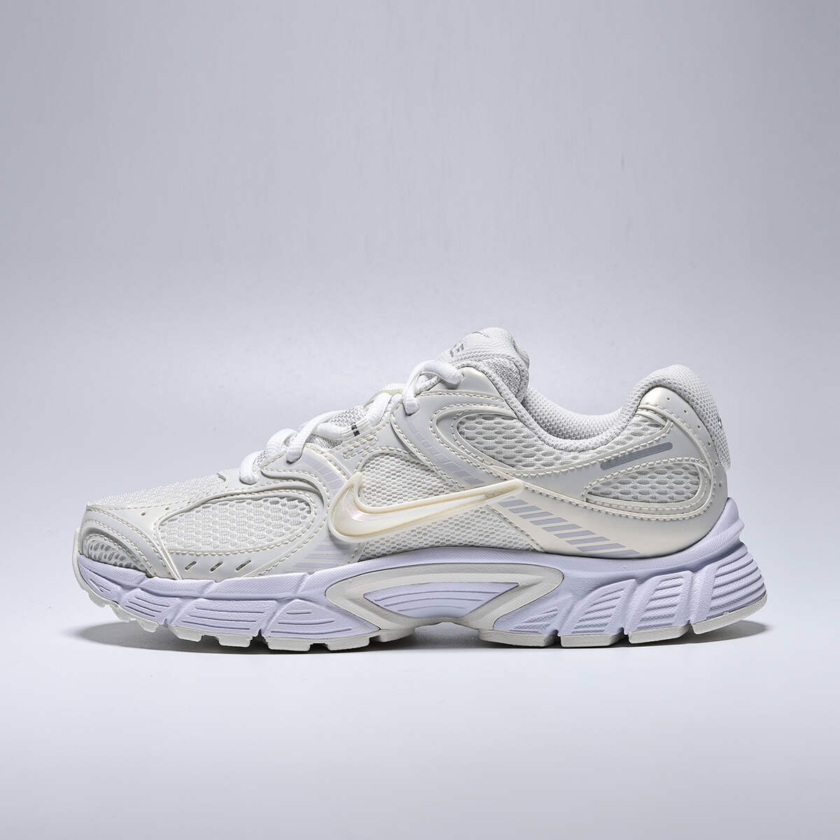 NIKE耐克女子W NIKE V5 RNR流光风时尚运动休闲鞋IH6355-047
