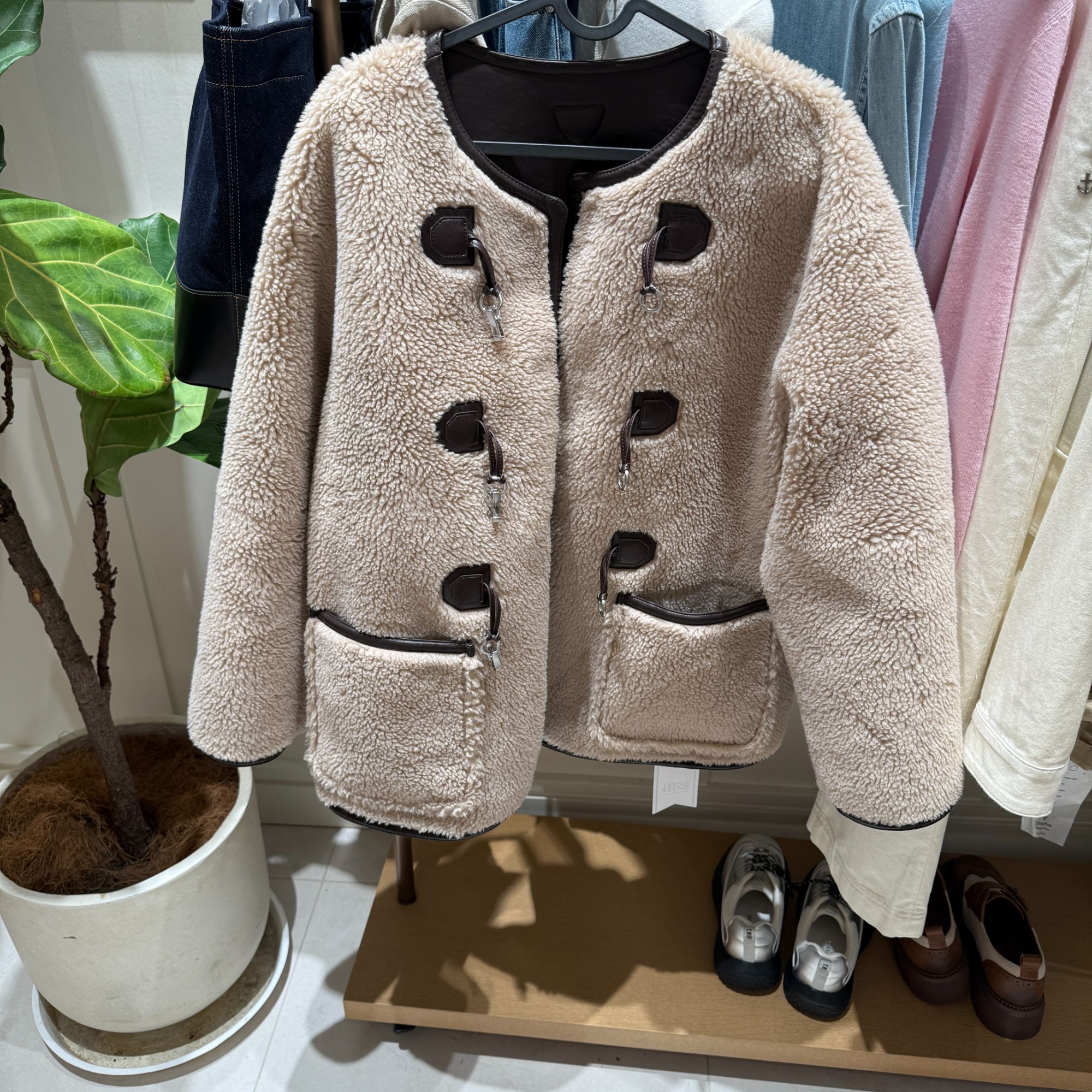 TEEENIEWEENIE 上衣毛马甲双面宽松型女短外套TTJU254VW1B