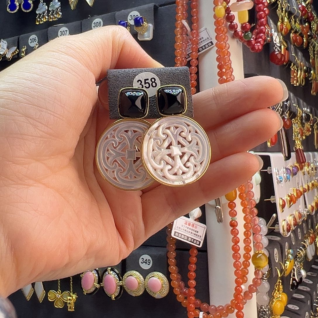 和田玉未镶嵌耳饰通体纯银天然白贝母黑玛瑙耳坠