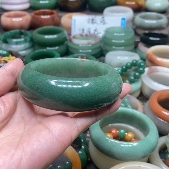 石英质玉手镯未镶嵌海**丘