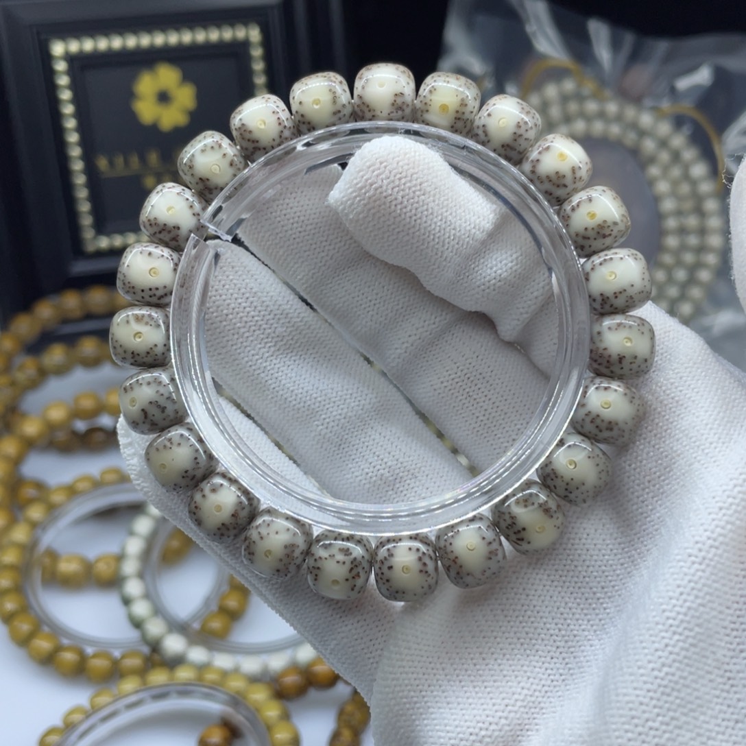 吊坠星月菩提10黄金瞳凤眼            A4