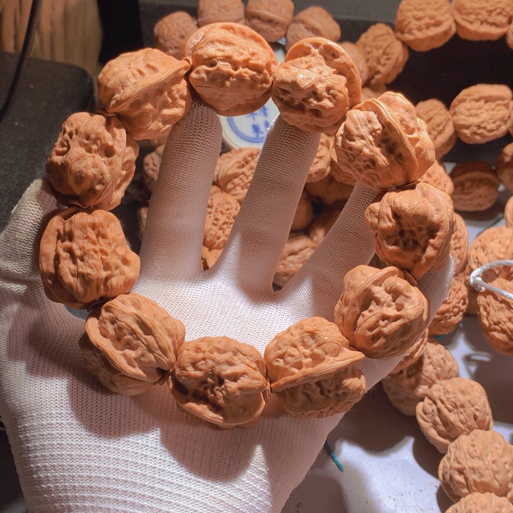 波***～文玩核桃手串水晶蛤蟆