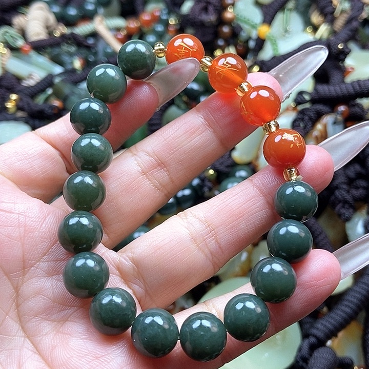 和田玉颈饰未镶嵌